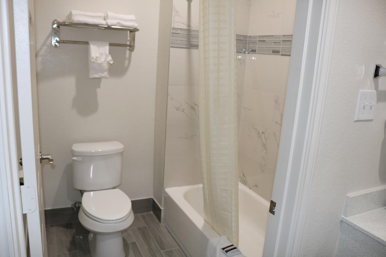 Scottish Inn & Suites - Iah Airport همبل المظهر الخارجي الصورة