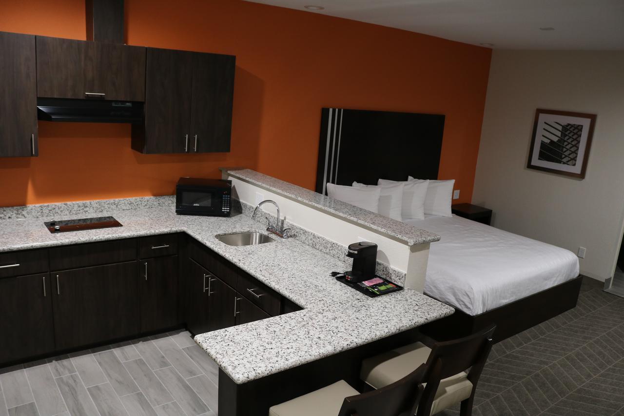 Scottish Inn & Suites - Iah Airport همبل المظهر الخارجي الصورة