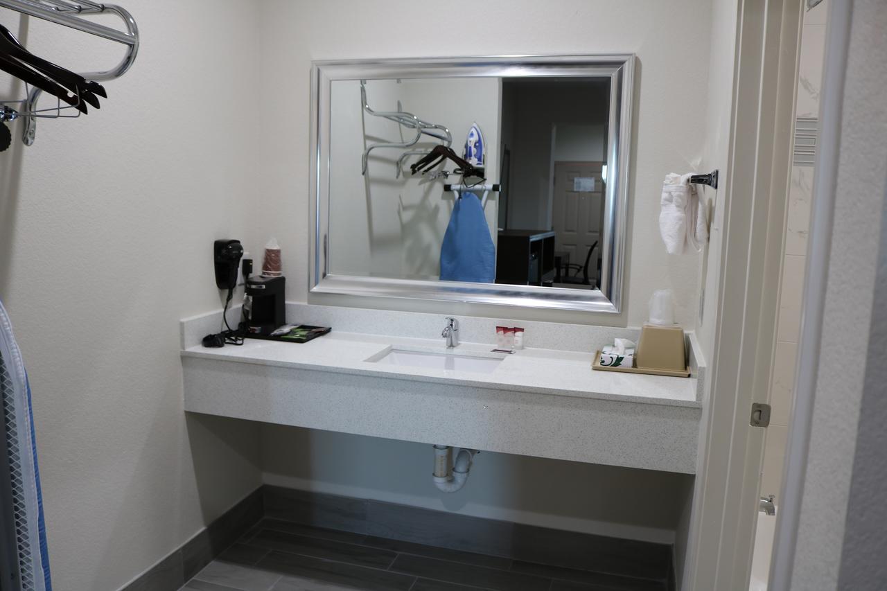 Scottish Inn & Suites - Iah Airport همبل المظهر الخارجي الصورة