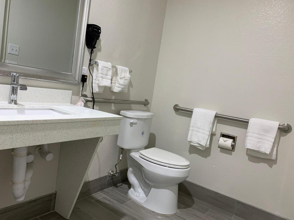 Scottish Inn & Suites - Iah Airport همبل المظهر الخارجي الصورة