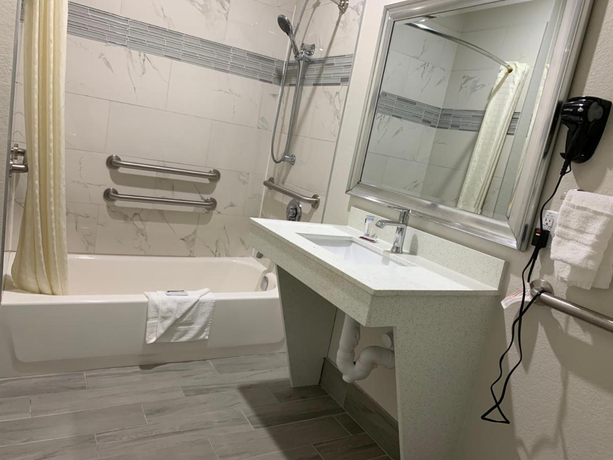 Scottish Inn & Suites - Iah Airport همبل المظهر الخارجي الصورة